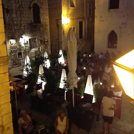 Vanjaka 特罗吉尔