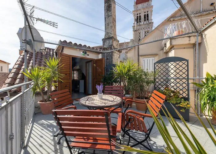 Vanjaka Nocleg ze śniadaniem 3*