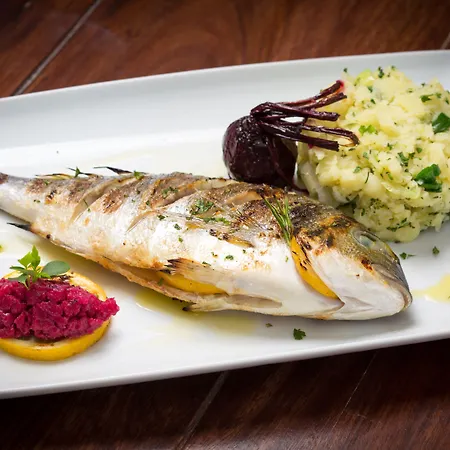 Vanjaka 3* トロギール