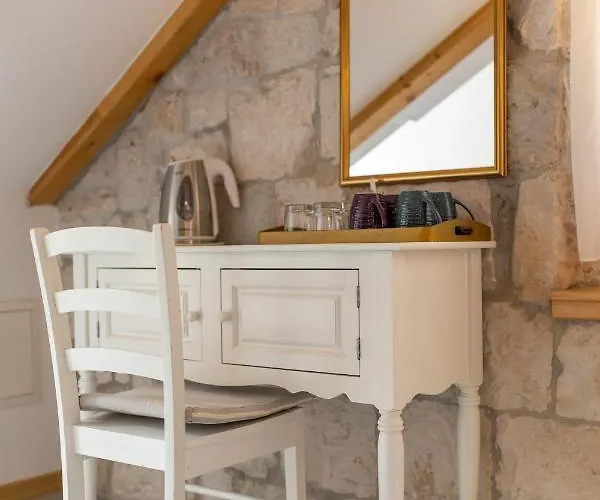 Vanjaka Bed & Breakfast 3*